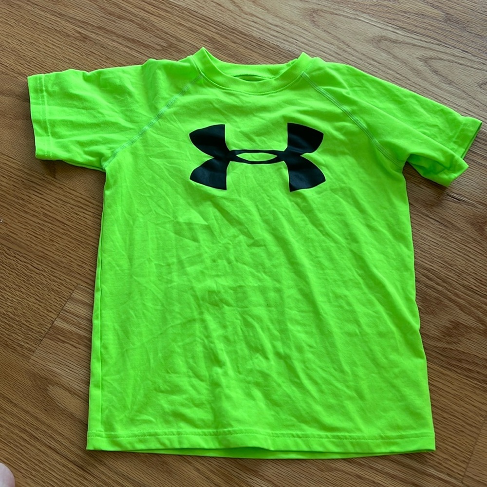 Boys Under Armour lime green and black t shirt size S